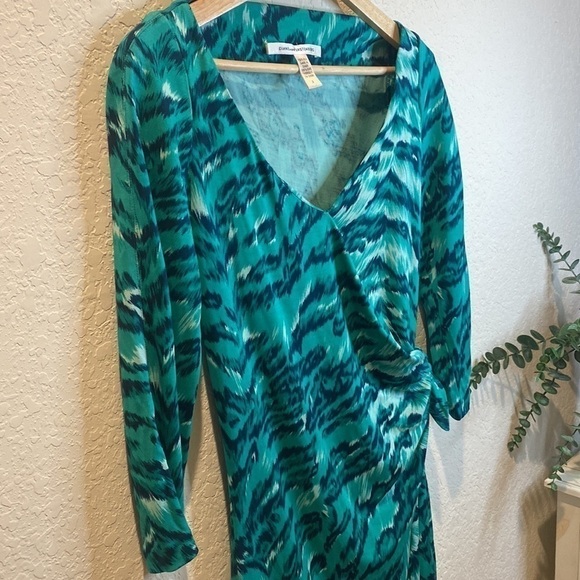 𝅺Diane von Furstenberg Turquoise Oletta Silk Faux Wrap Dress - Picture 4 of 10